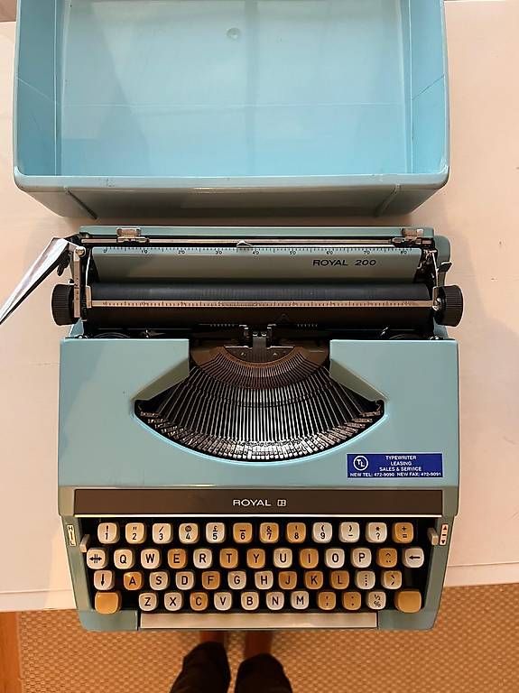 Macchine da scrivere: Machine à écrire vintage Royal 200 à vendre – Usato da Gland venduto da dea_xgm6