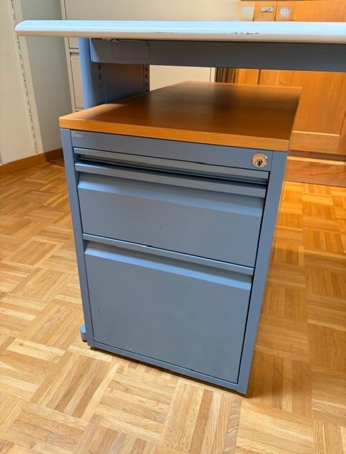 Scrivanie: Hochwertige Büro Möbel – Usato da Oberbuchsiten venduto da Ejustine 3