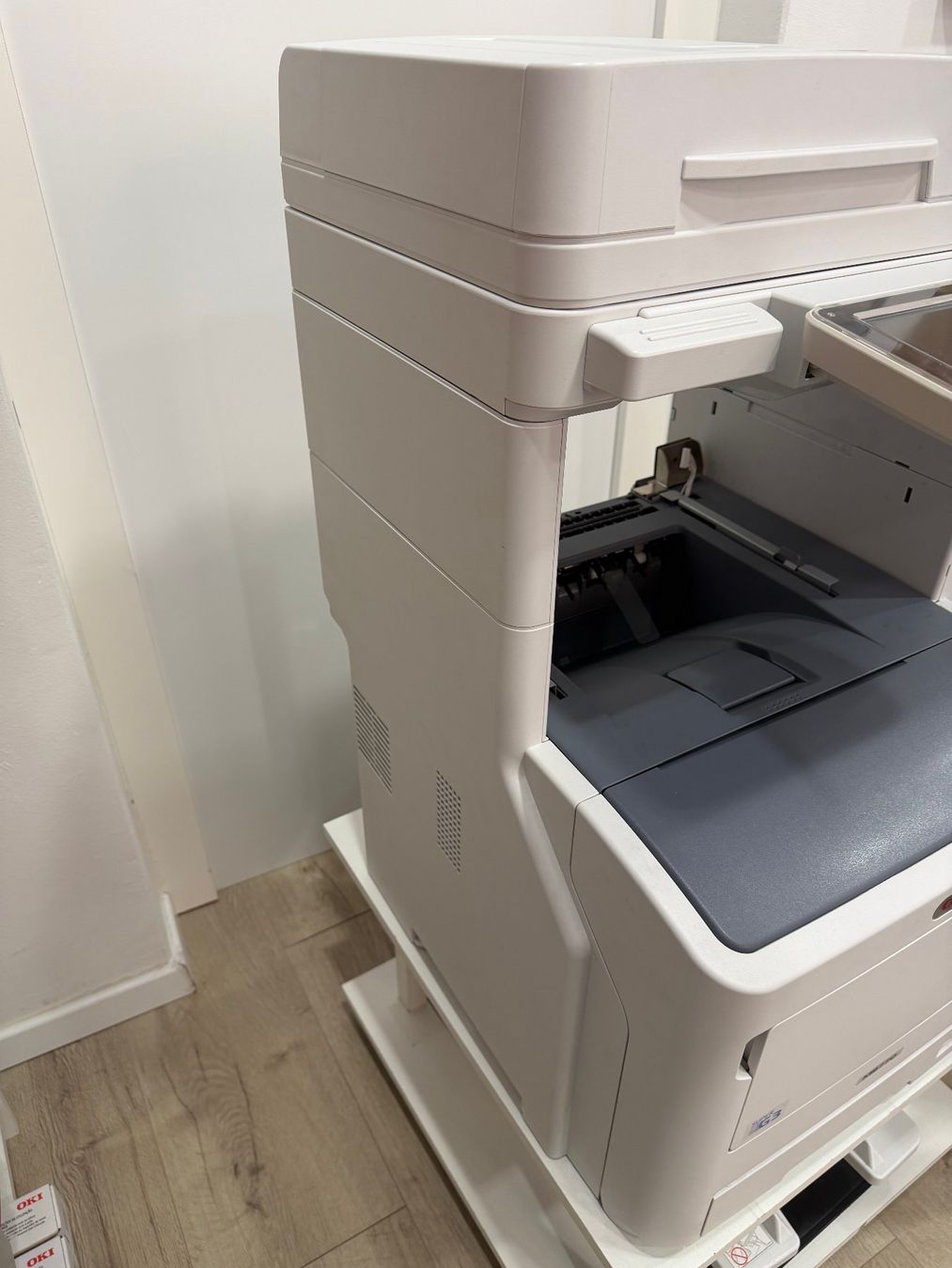 Oki Stampanti: OKI MB770 Multifunktionsdrucker – Difettoso da Tenero venduto da vicia14 3