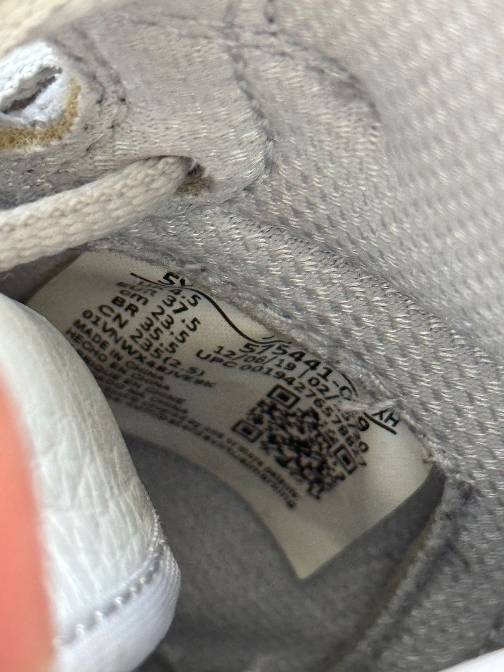 Jordan Scarpe da uomo: Jordan 1 Retro High Sneaker – Usato da Zürich venduto da Larazade 4