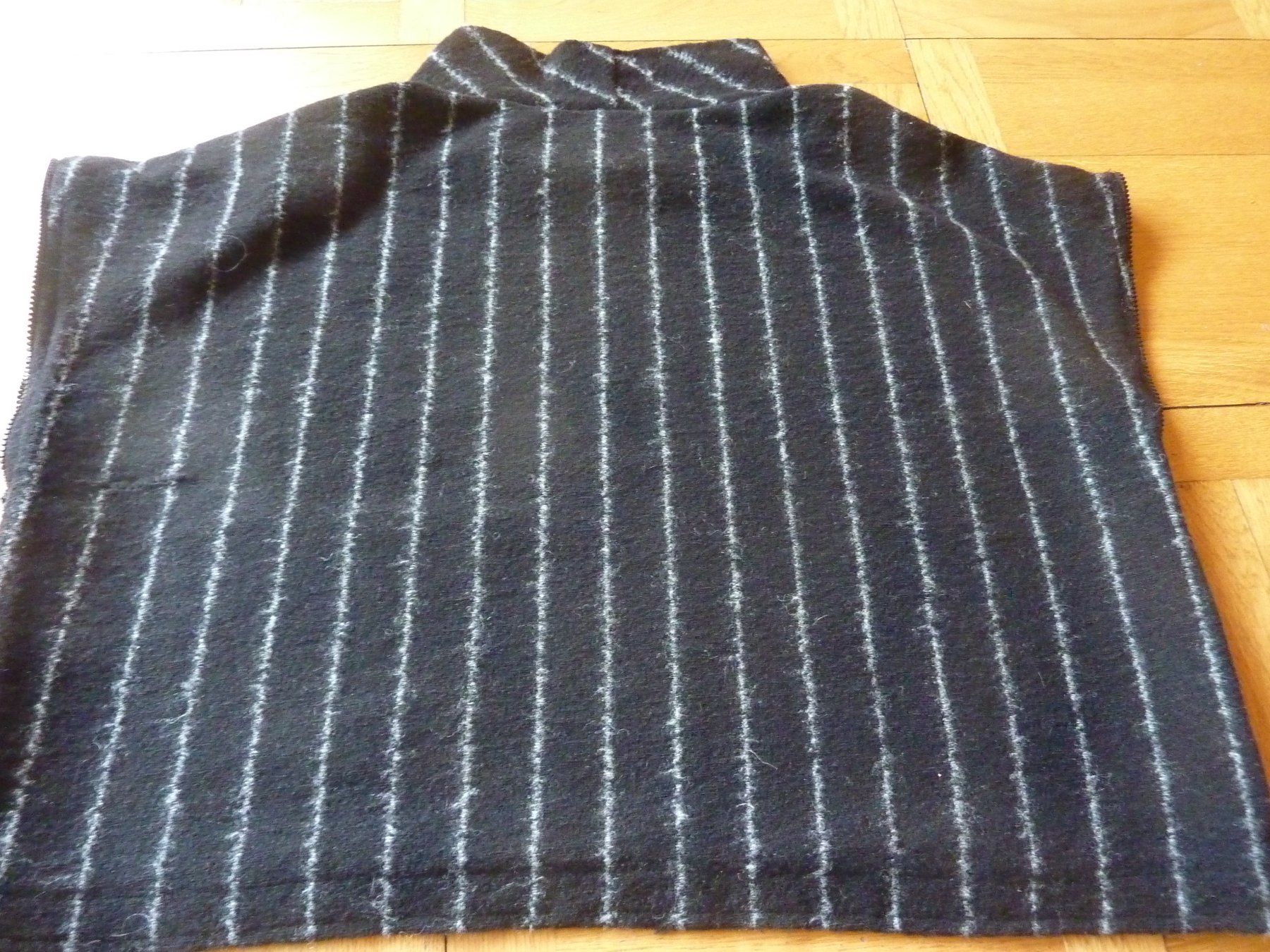 Luukaa Maglioni & Felpe: Luukaa Pullunder gestreift mit Tasche schwarz 34/36 – Nuovo (secondo la descrizione) da Waldstatt venduto da Kananaskis1 5