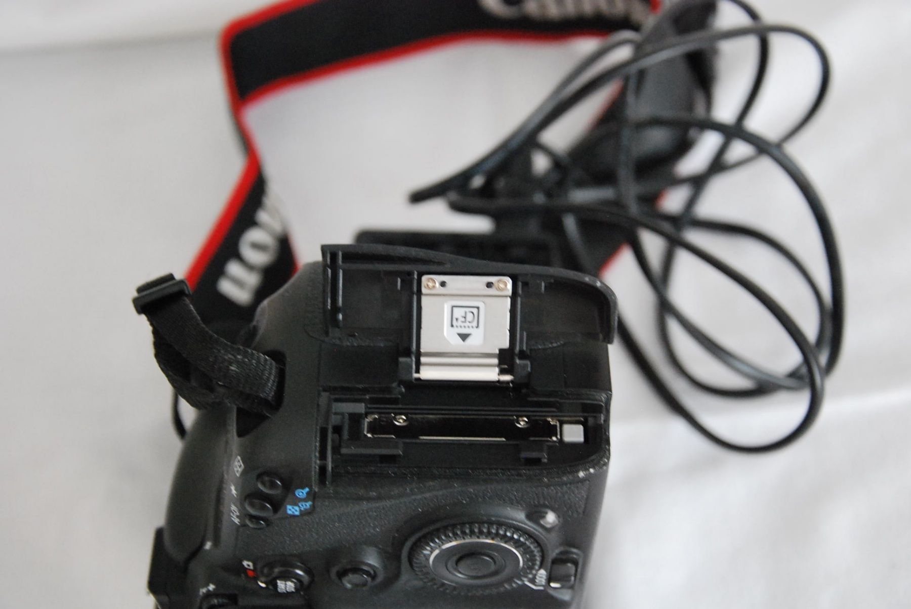Canon Fotocamera: Canon EOS 7 Body+ Akku/Ladegerät – Usato da Biel/Bienne venduto da Mauler03 3