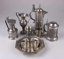 Zinn Krüge und Becher set.