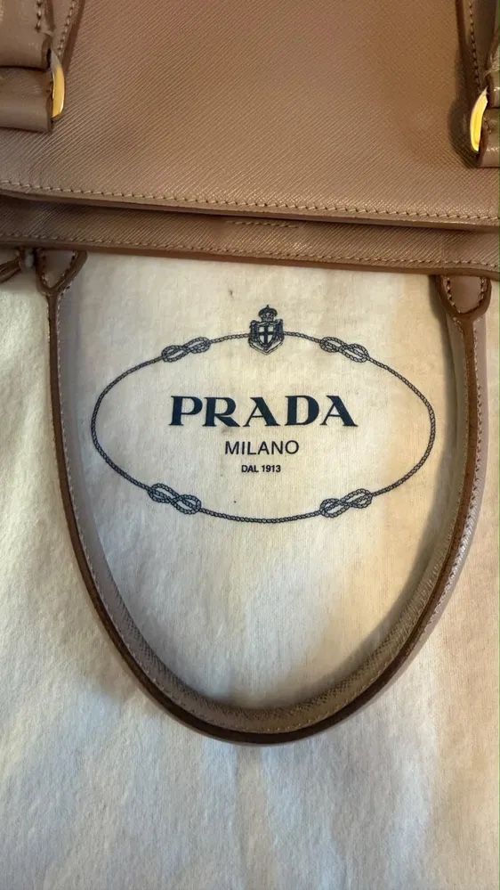 Prada Sacs femmes: Prada Galleria Tasche, mittelgross – D'occasion à Zell LU par Cipollone7 5