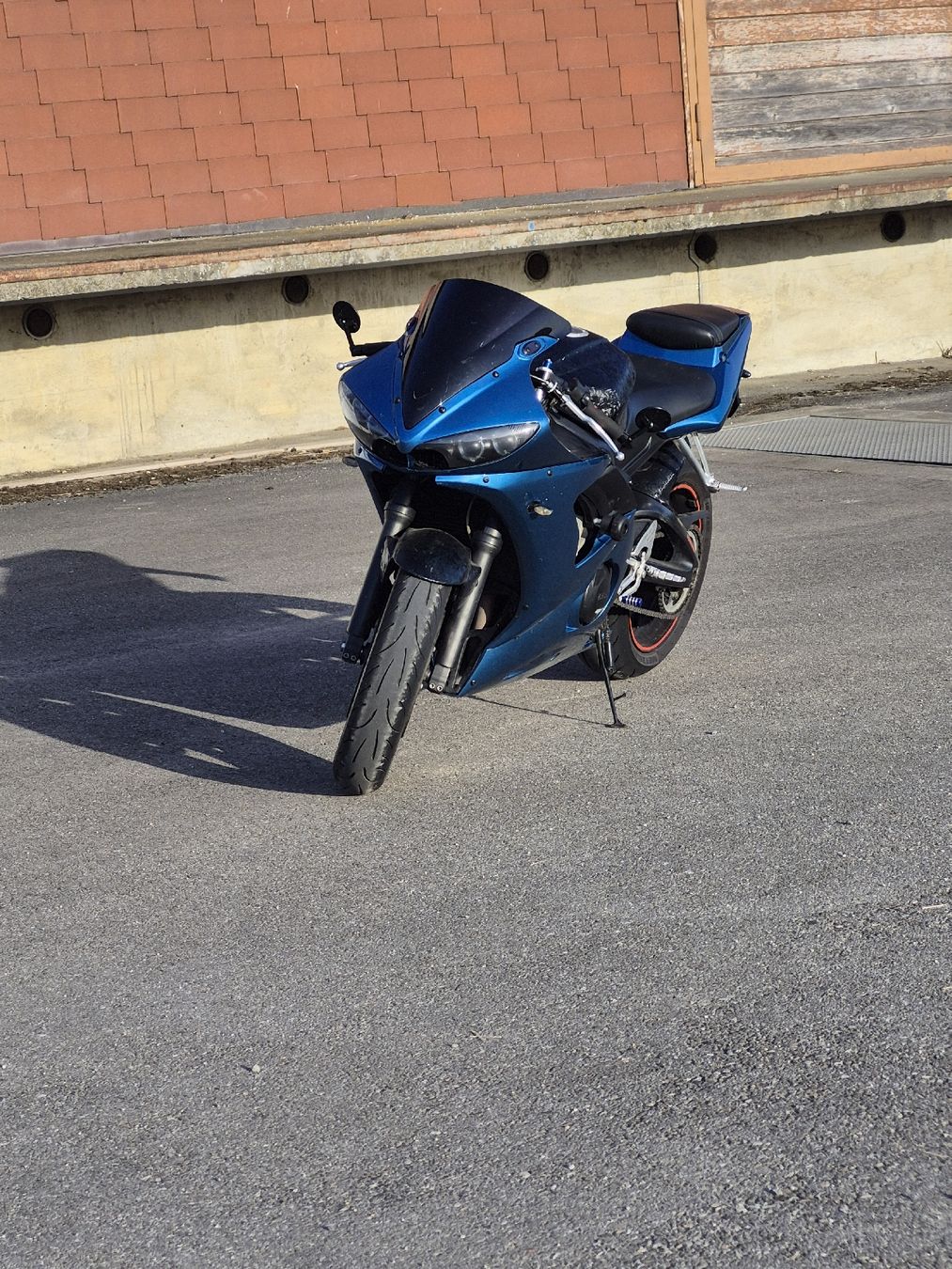 Yamaha Strada: Yamaha R6 25kw – Usato da Bern venduto da yan_qxb7 1