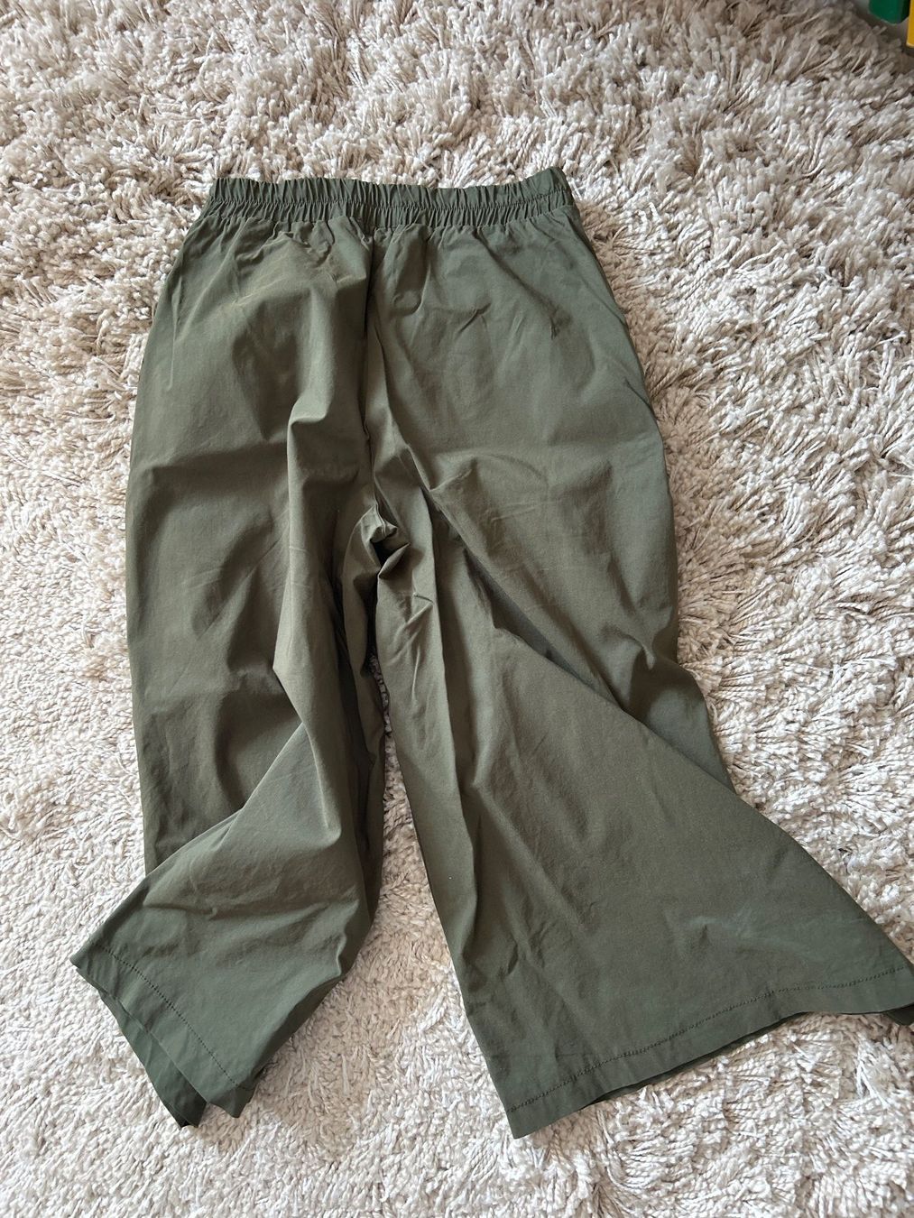 Pantalons: 3/4 culotte Hose GrS Viskose Olive green – D'occasion à Feuerthalen par Anna_Swift 3