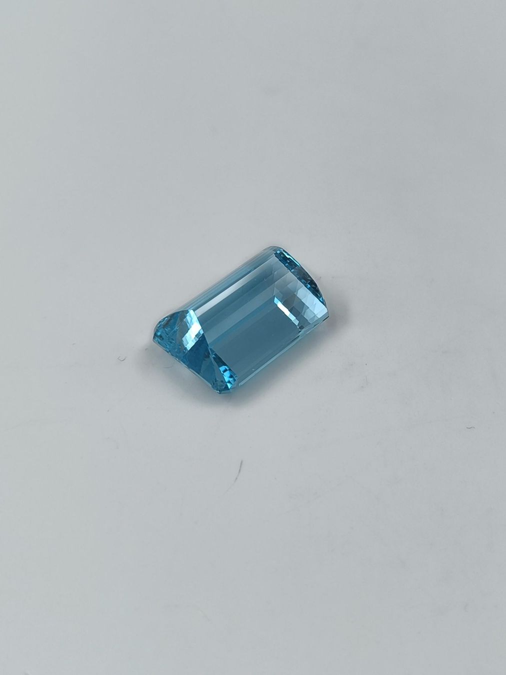 Pietre preziose: 1 AQUAMARIN 41.20 CT. – Usato da Luzern venduto da EdiGem 6