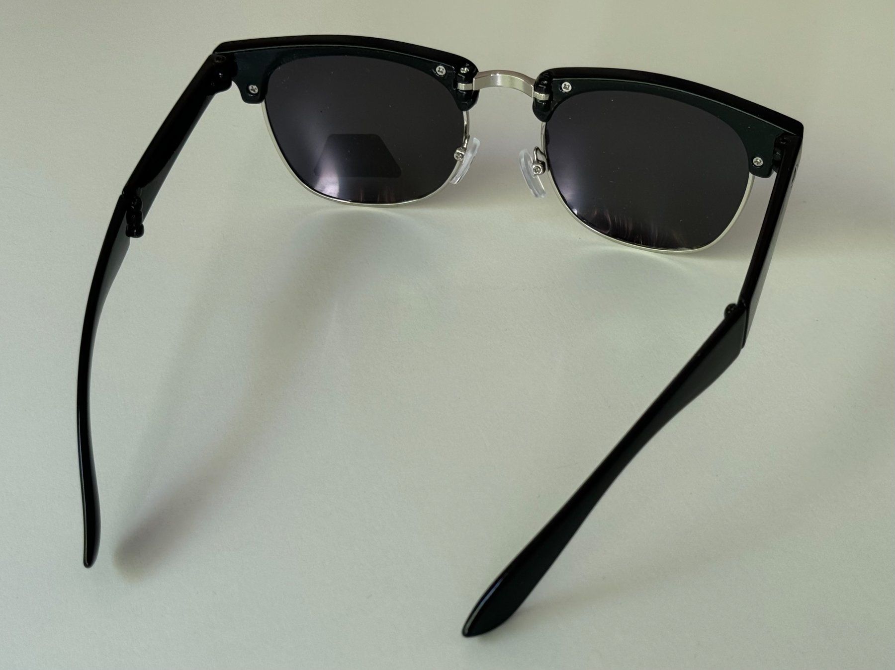 Occhiali & Lenti: Lunettes de soleil noires polarisées pliables compact – Usato da Genève venduto da Reveur 5