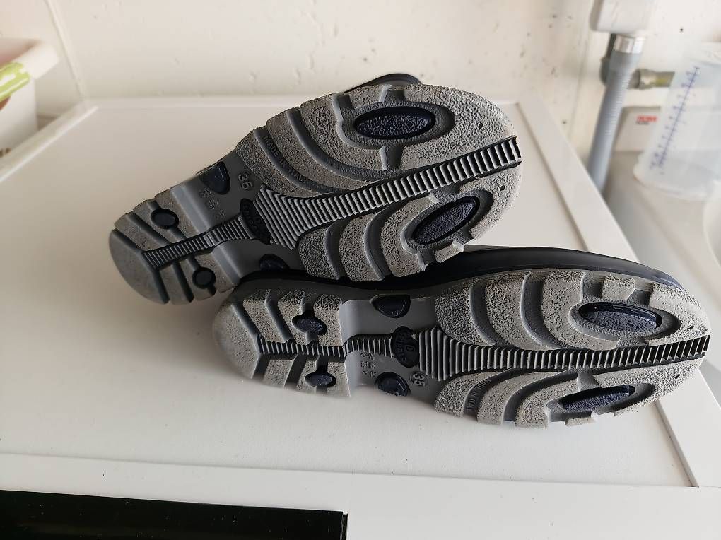 Spirale Chaussures garçon: Spirale Gummistiefel Grösse 35 – D'occasion à Grossdietwil par wichtel28 1