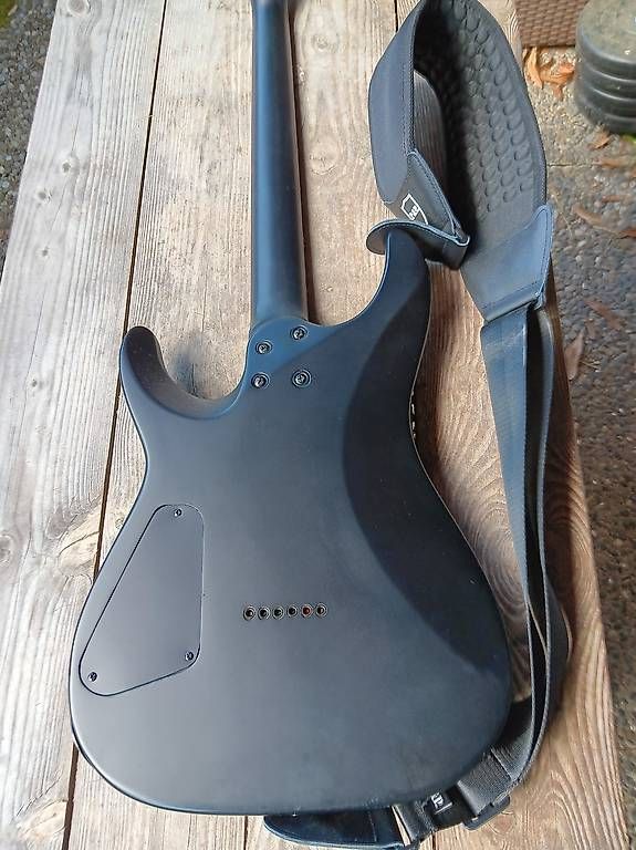 Schecter Strumenti musicali: Shecter Damien  satin black – Usato da Burgdorf venduto da Tinum 3
