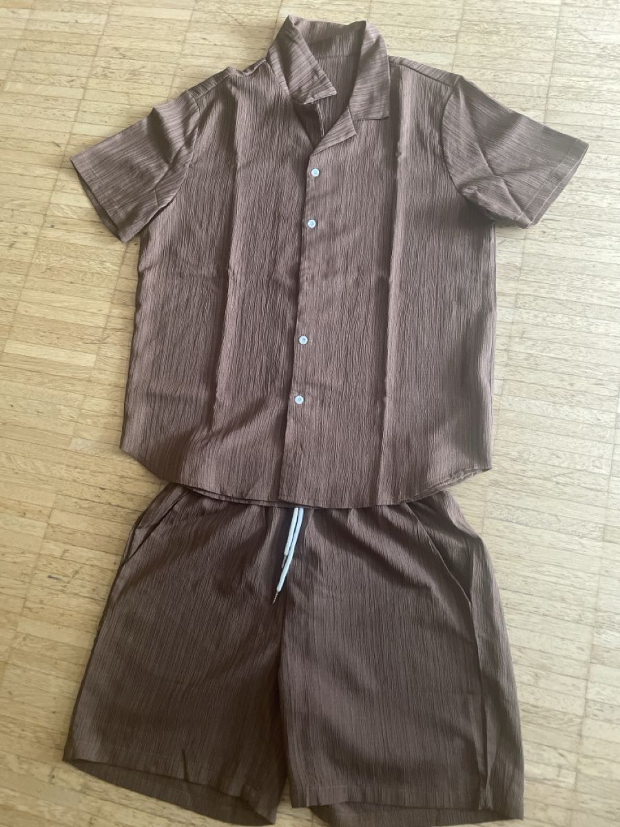 Autres vêtements hommes: Kleid Gr. L – D'occasion à Laufen par bia_7vr6