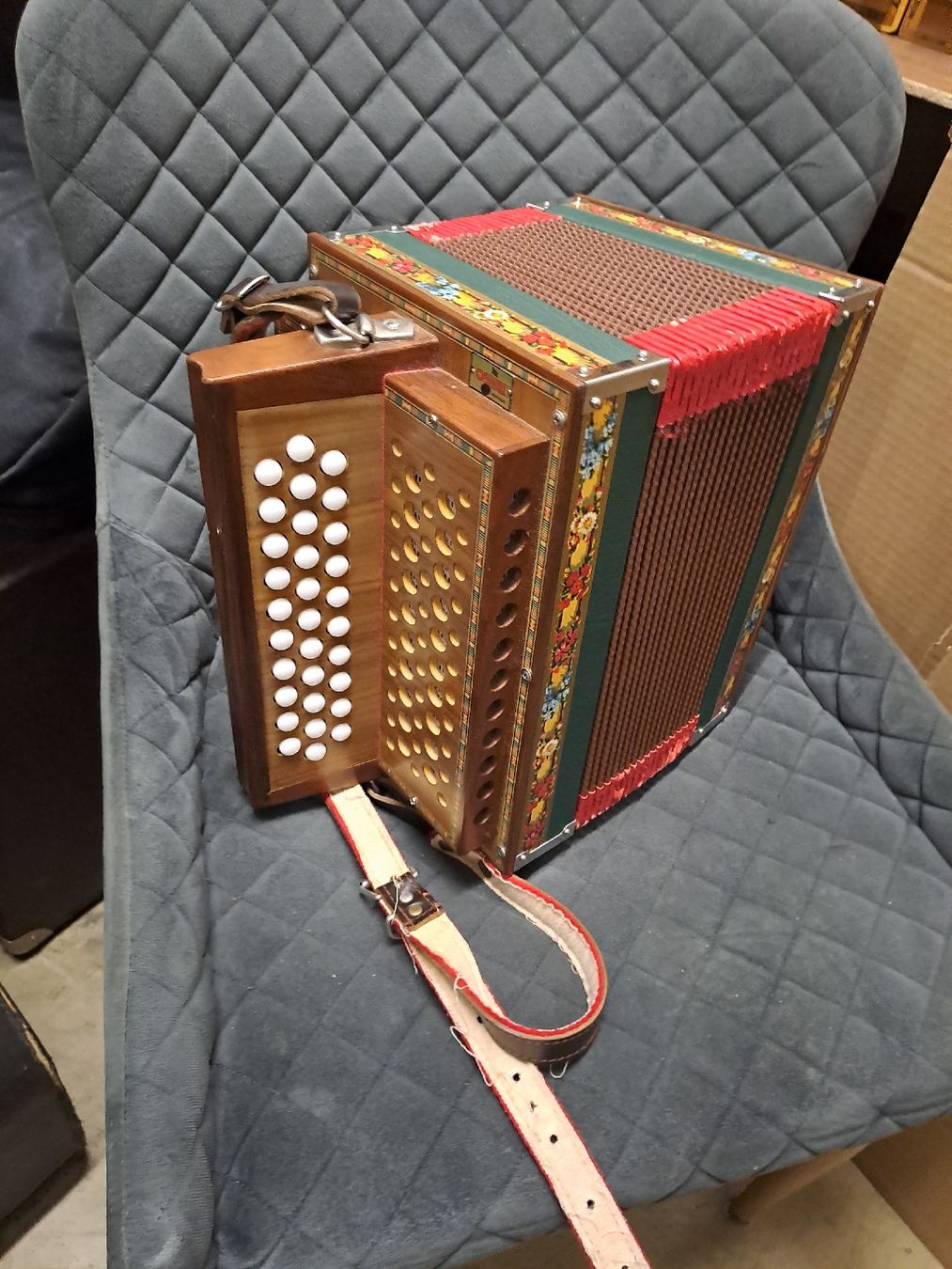 Instruments de musique: schwyzerorgeli ton B – D'occasion à Villeneuve par BibiVintage