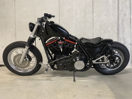 Custom Harley Davidson Bobber für Projektfertigstellung