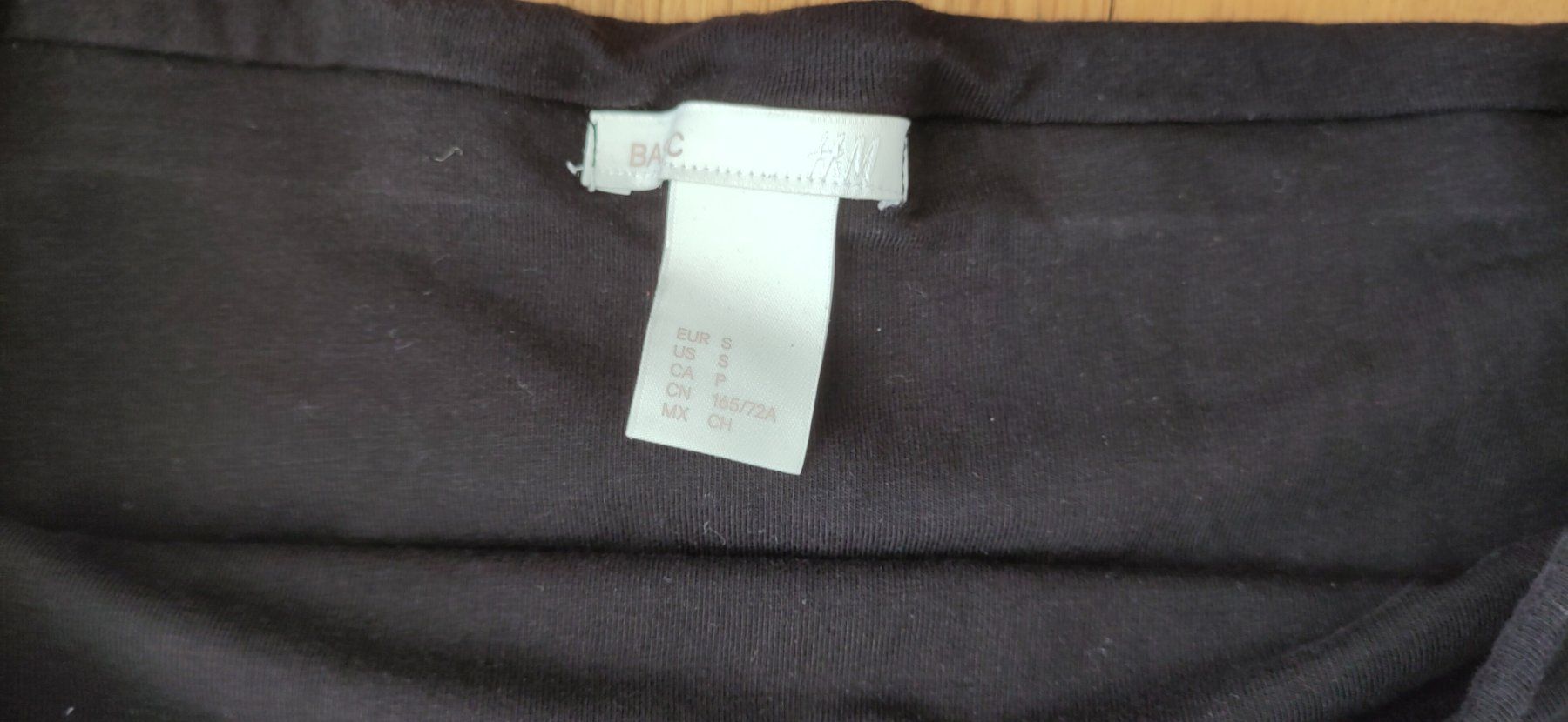 H&M Röcke: 2 Röcke schwarz Grösse S H&M Basic guter Zustand – Gebraucht aus Wil SG von crxschildi 1