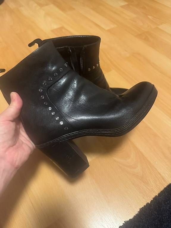 Scarpe da donna: Leder Stiefeletten aus Italien – Usato da Goldach venduto da tab_njk8