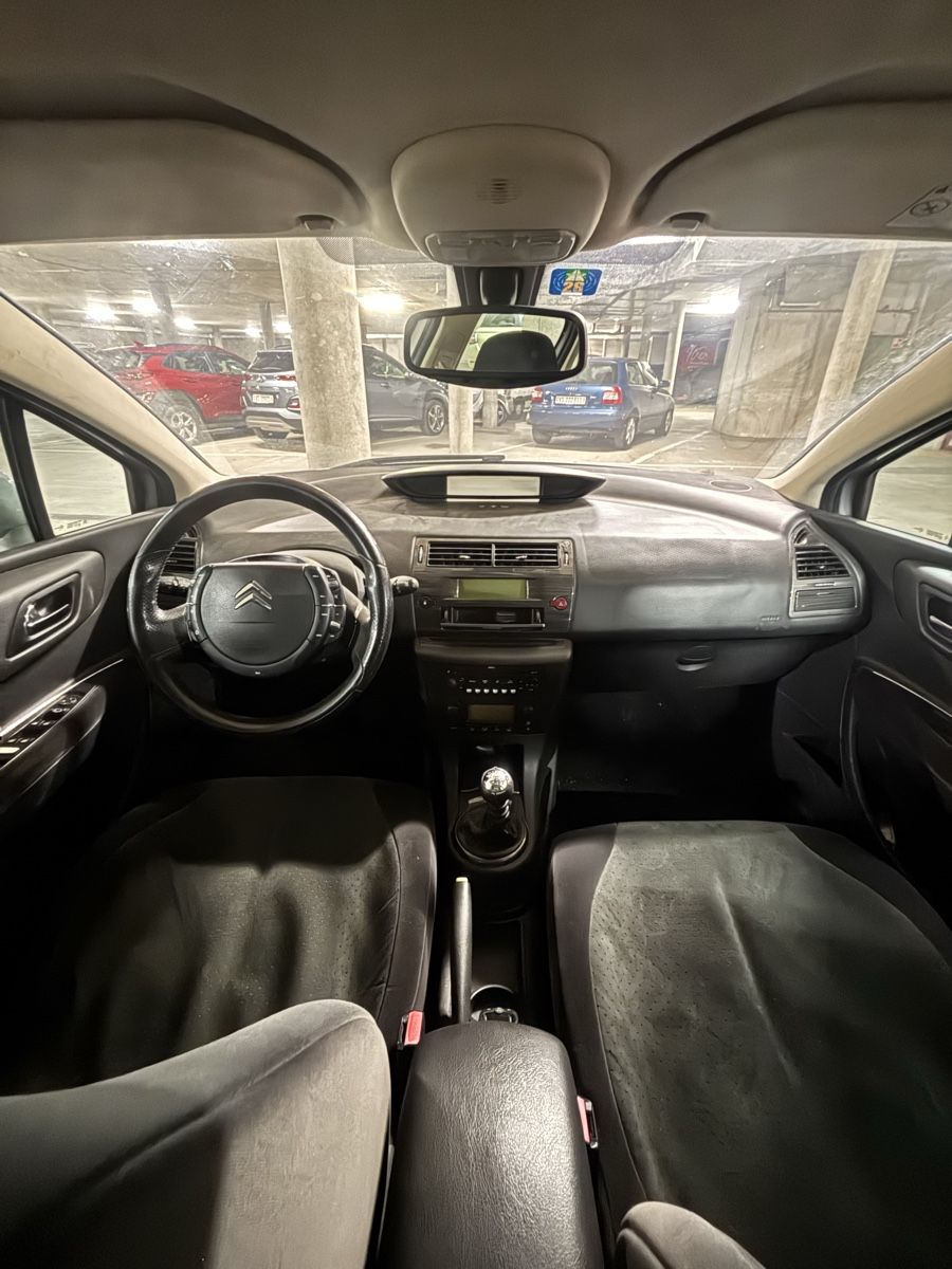 Citroën Autos: Citroen C4 1.6i 110cv – D'occasion à Conthey par jul_h7fl 1