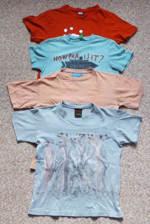 Kleiderpaket - 4 Shirts Grösse 128