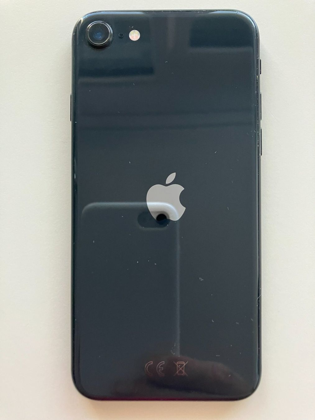 Apple Telefoni cellulari / Smartphones: iPhone SE 2020 (2. Generation), 64GB, Model A2296 – Usato da Meisterschwanden venduto da Discus0 3