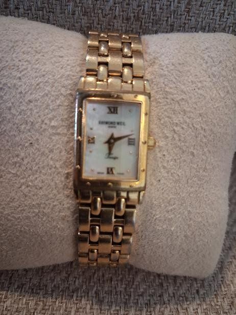 Raymond Weil Montres: Raymond Weil Dame classique – D'occasion à Genève par Ivlo