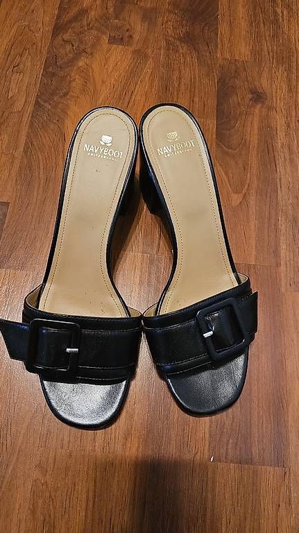 Scarpe da donna: Chaussures pour femmes nr.39 – Usato da Prangins venduto da olt_9ycd 1