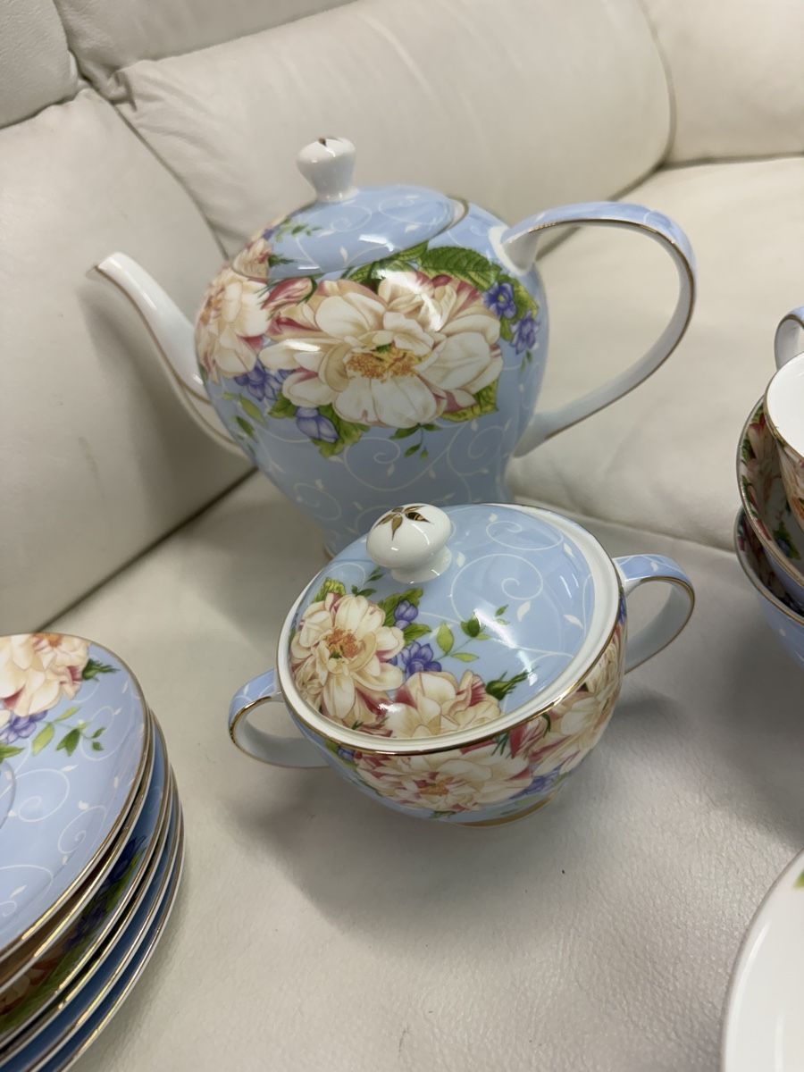 Set di piatti: Porzellan Teeservice oder Kaffee blau mit Blumenmuster – Usato da Basel venduto da sch_9g6x