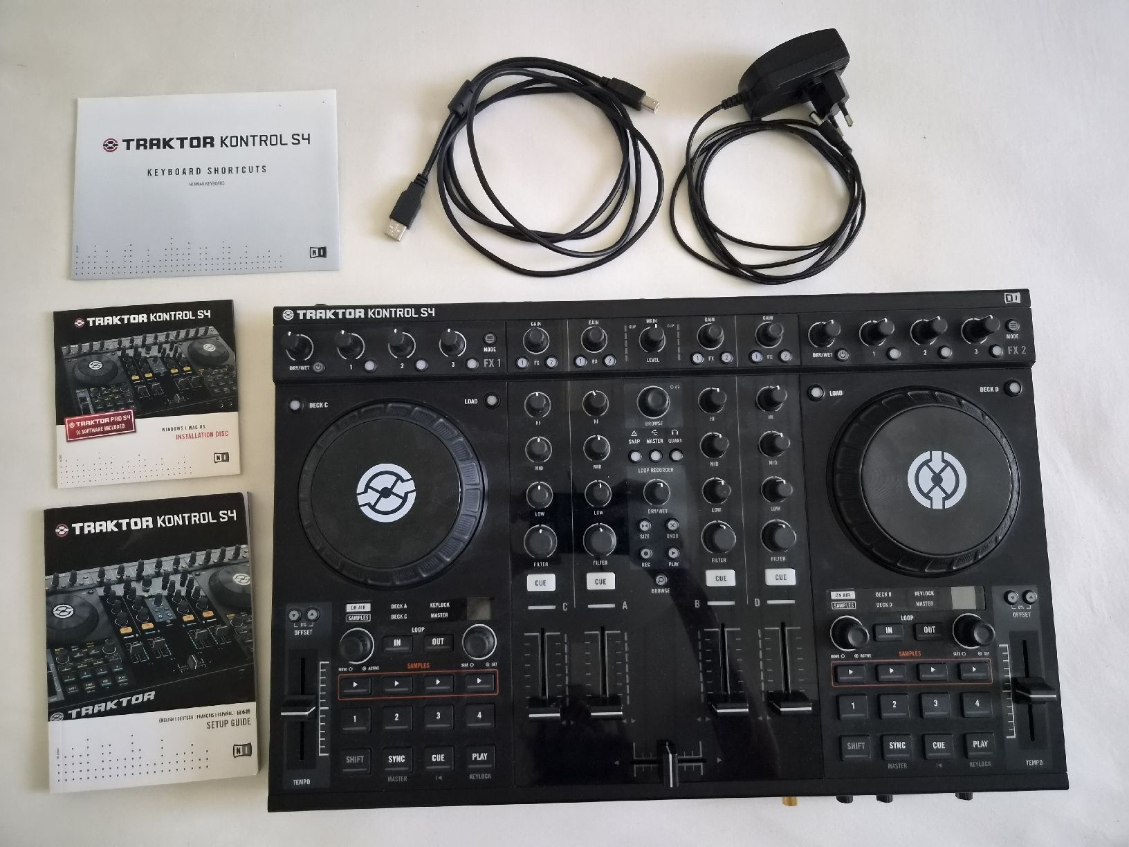 Traktor Console di mixaggio: Traktor Kontrol S4 MK1 + Scratch Pro 2 Set / Control Vinyl – Usato da Wettswil venduto da bobosss