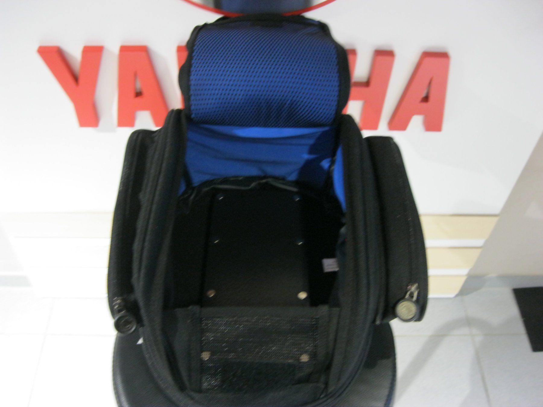 SW-Motech Borse: SW-Motech Tankrucksack – Nuovo e nell'imballaggio originale da Neftenbach venduto da Zecchini-Motos 3
