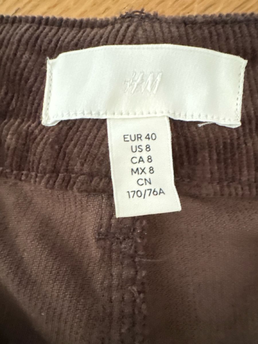 H&M Pantaloni: H&M Manchesterhose, gr. 40 – Nuovo (secondo la descrizione) da Zürich venduto da szityu 1
