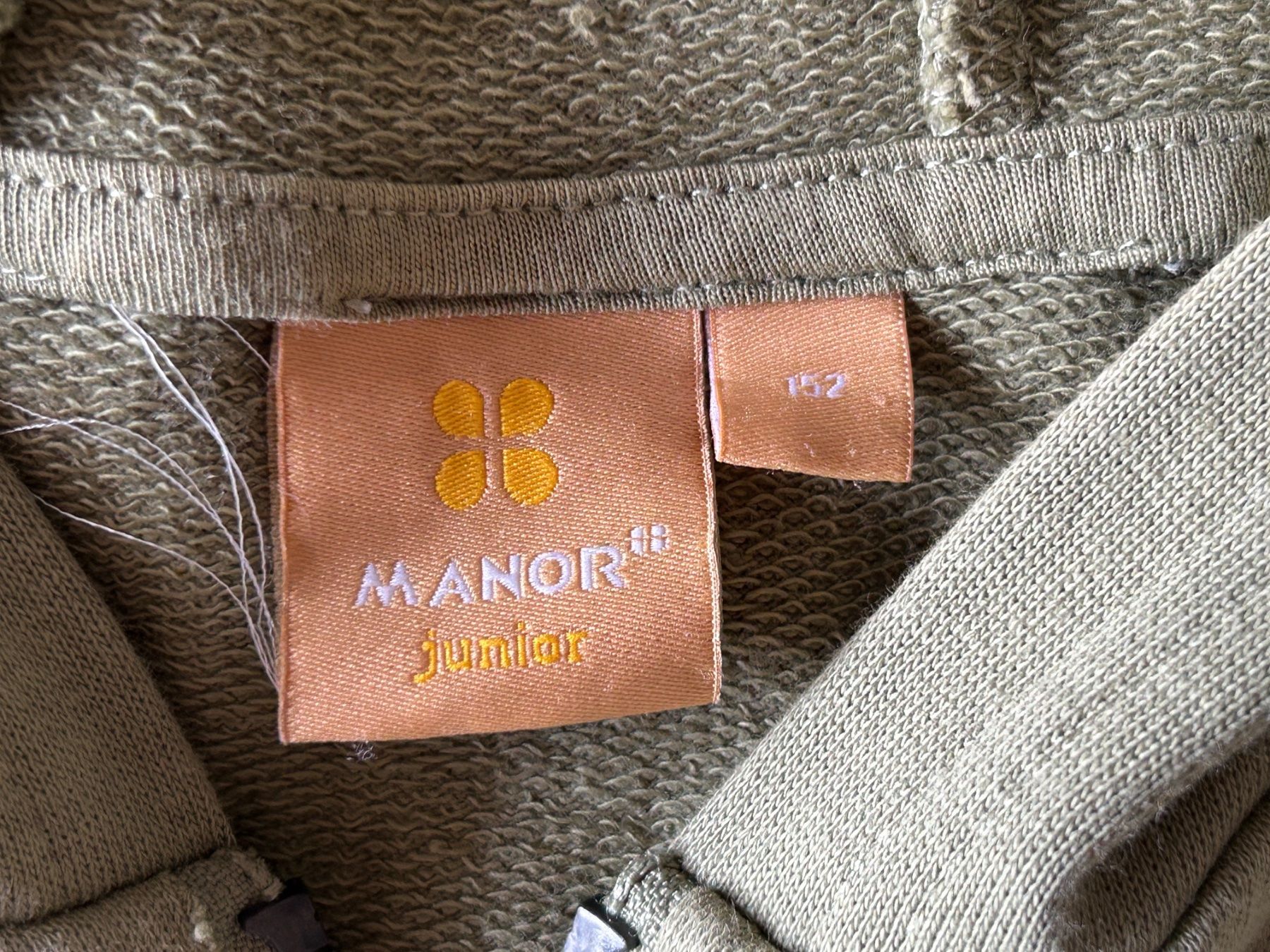 Manor Pullover & Sweatshirts: Sweat olive de chez Manor taille 152 – Gebraucht aus Genève von Sagarmatha 1