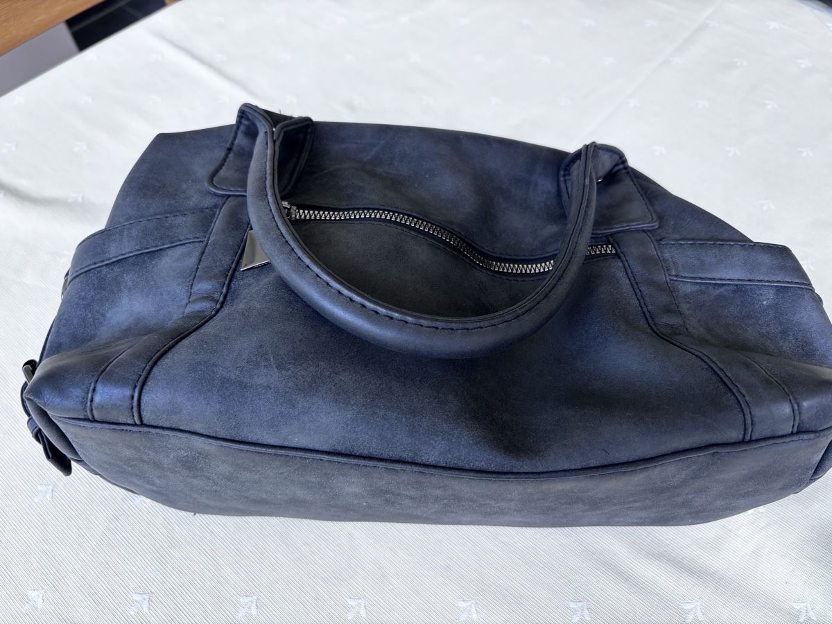 Borse da donna: Bowlingtasche in Wildlederoptik, grauschwarz – Usato da Basel venduto da NellyBotti 1