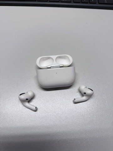 Apple Cuffie: Apple AirPods Pro 1. Gen. – Difettoso da Effretikon venduto da Eventex 1