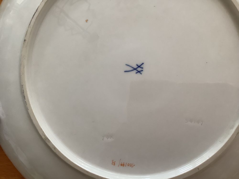 Meissen Teller mit Relief Goldrand Kaufen auf Ricardo