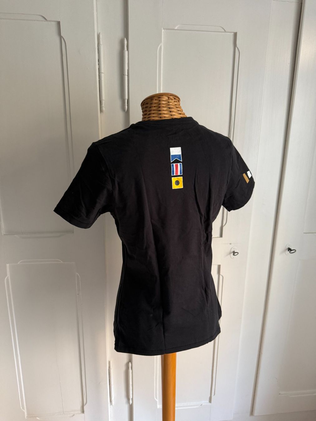 T-Shirts: ELEVATE - T-Shirt schwarz M – Gebraucht aus Zürich von Diazaio 2