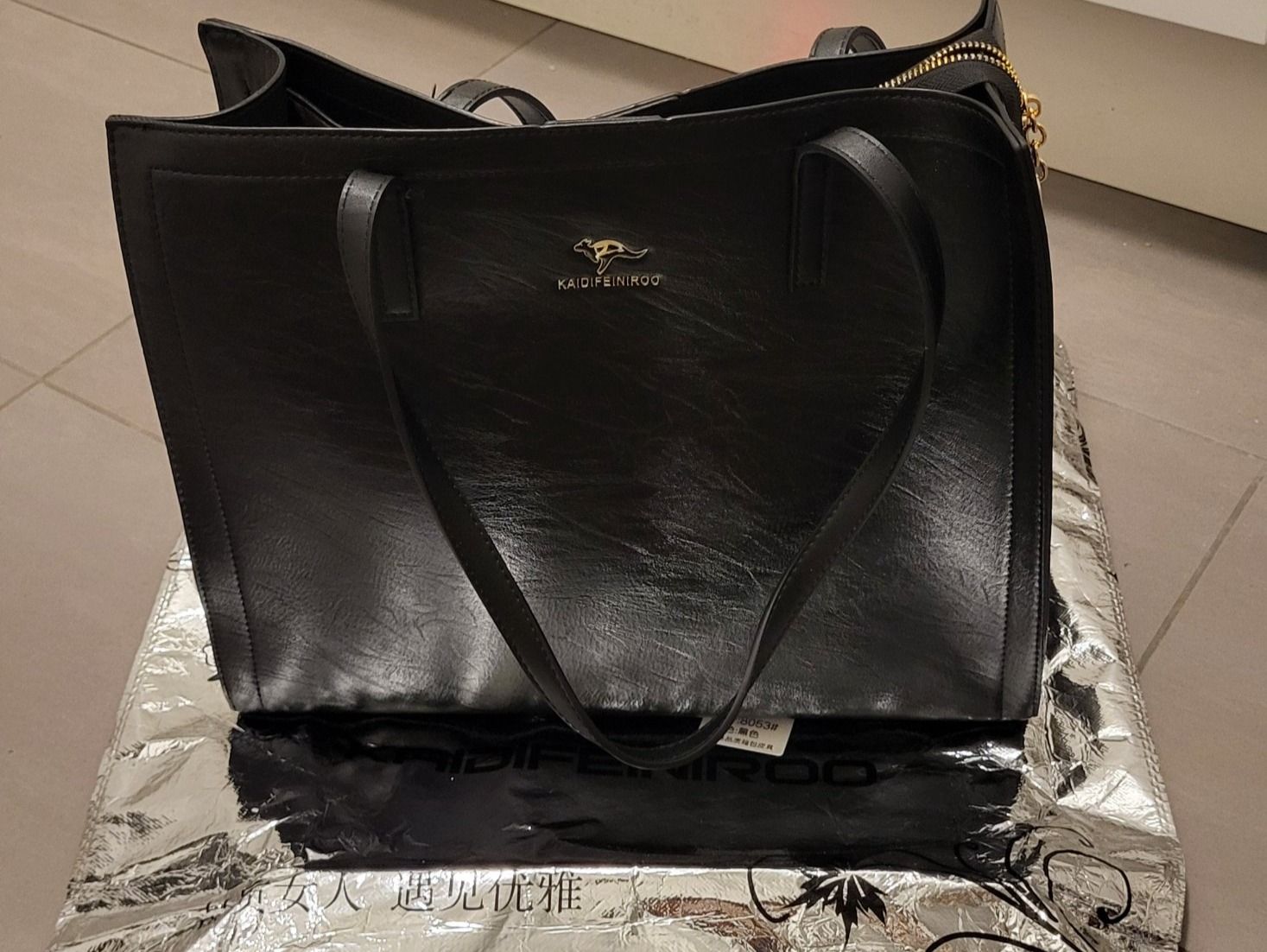 Borse da donna: Sac noir en cuir – Nuovo e nell'imballaggio originale da Fribourg venduto da VictoriaShop7 1