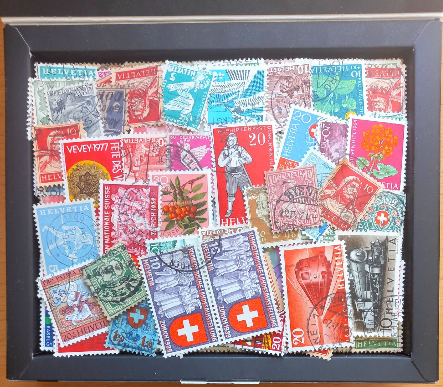 Tutti i francobolli: 111g abgelöste Briefmarken CH – Usato da Niederuzwil venduto da lubimaja