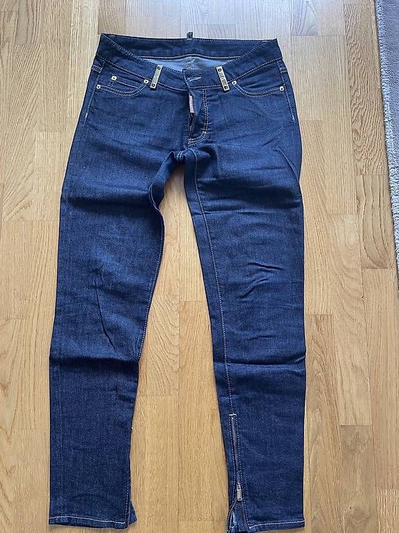 Dsquared2 Jeans: Dsquared Jeans – Nuovo (secondo la descrizione) da Zürich venduto da Fra_maj