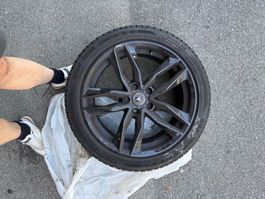 4 Pneu d'hiver usagé sur jantes 225/45 R18