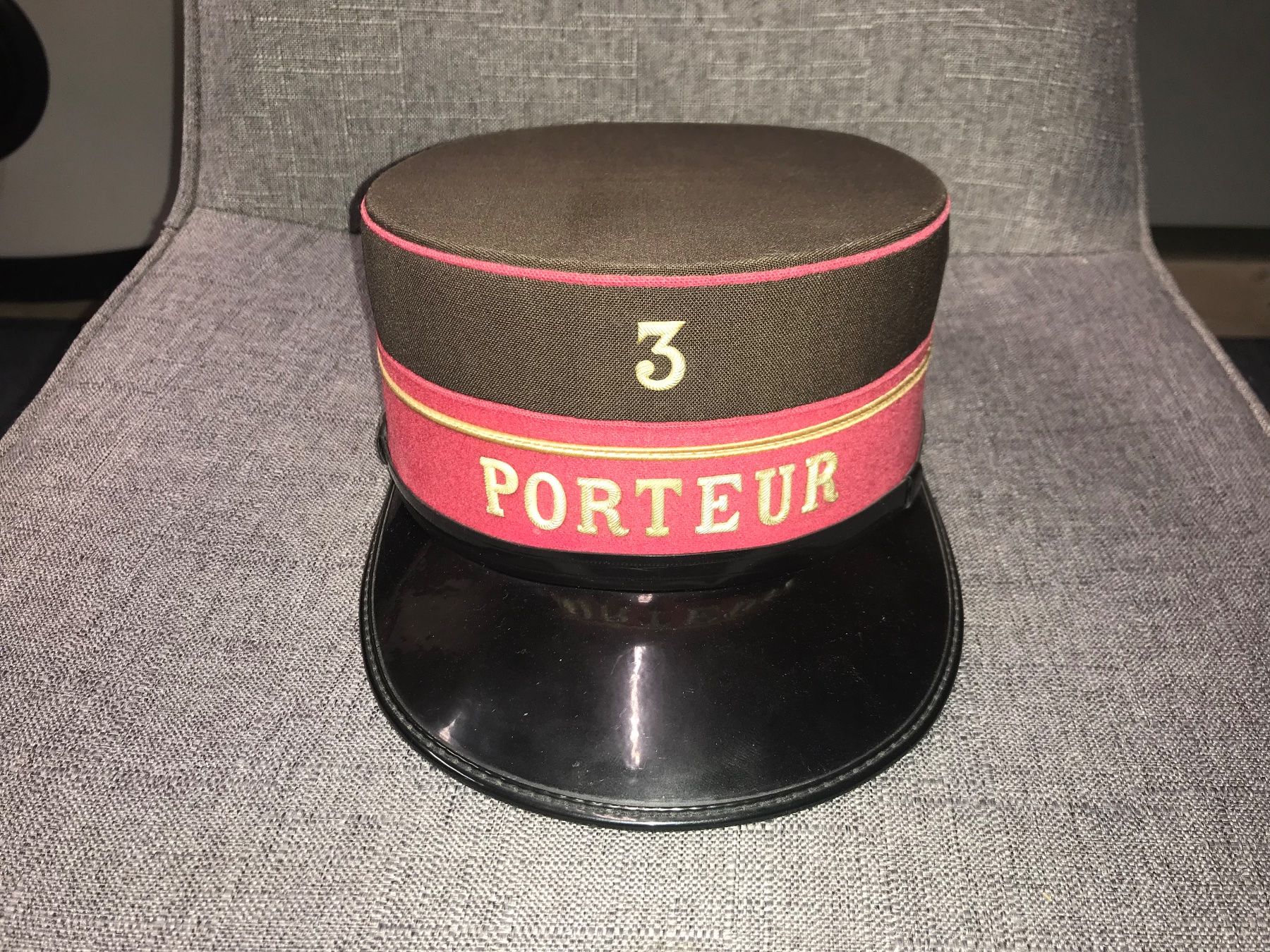 SBB/CFF/FFS Uniformi: SBB Porteur Mütze – Usato da Erschwil venduto da Freitag1