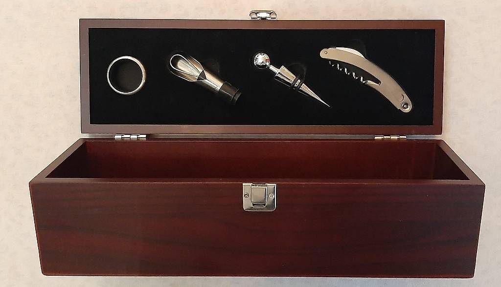 Tutti gli attrezzi: COFFRET SET A VIN AVEC  4 ACCESSOIRES – Usato da Vernier venduto da assfc