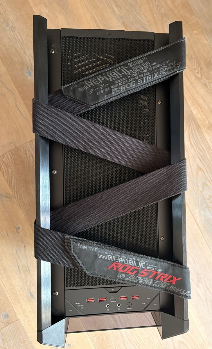 Asus Boîtiers: Boîtier ASUS ROG Strix Helios – D'occasion à Sâles (Gruyère) par Xya75 1