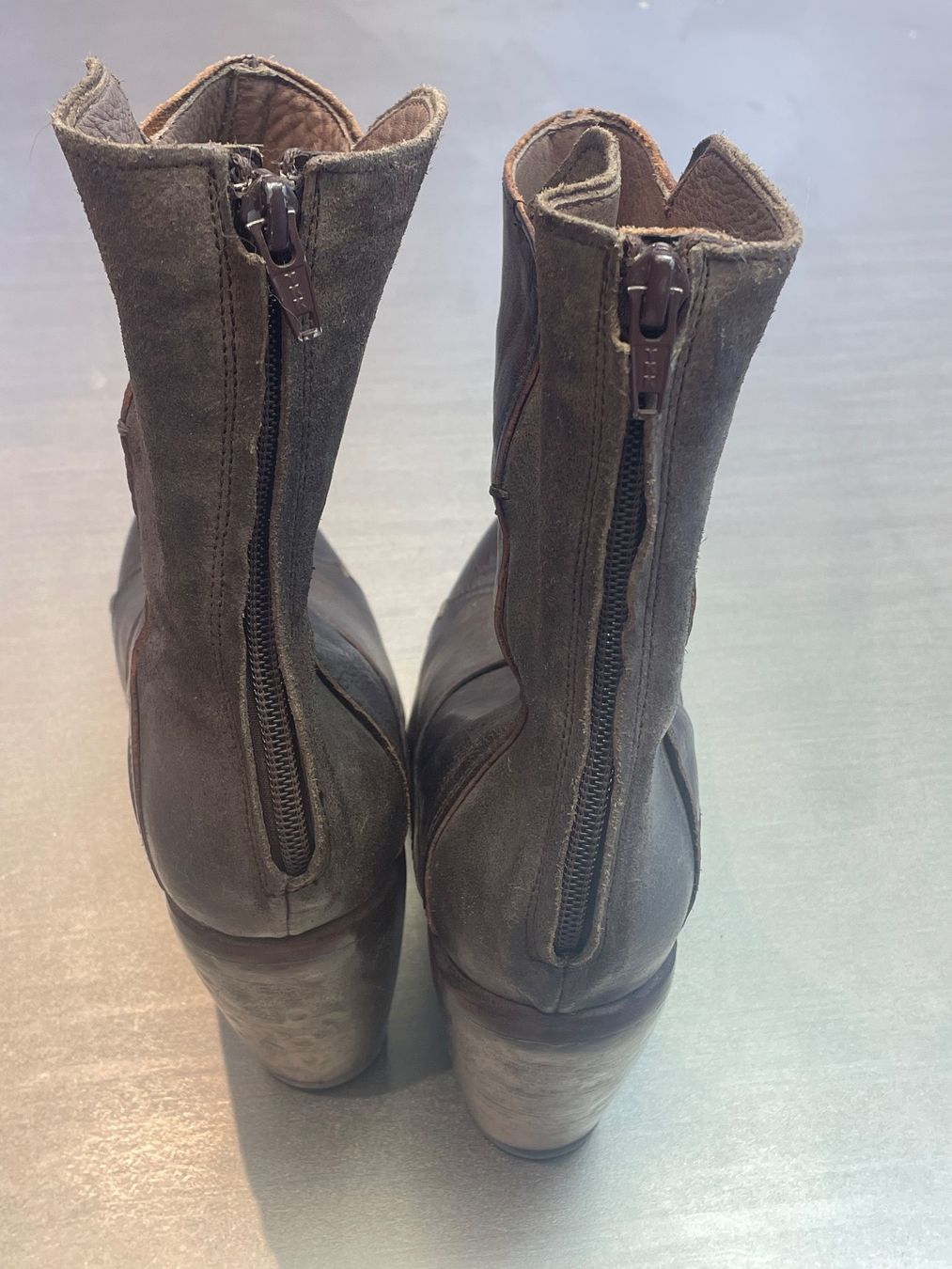Moma Scarpe da donna: Stiefel MOMA – Nuovo (secondo la descrizione) da Dietlikon venduto da Fluschi 1