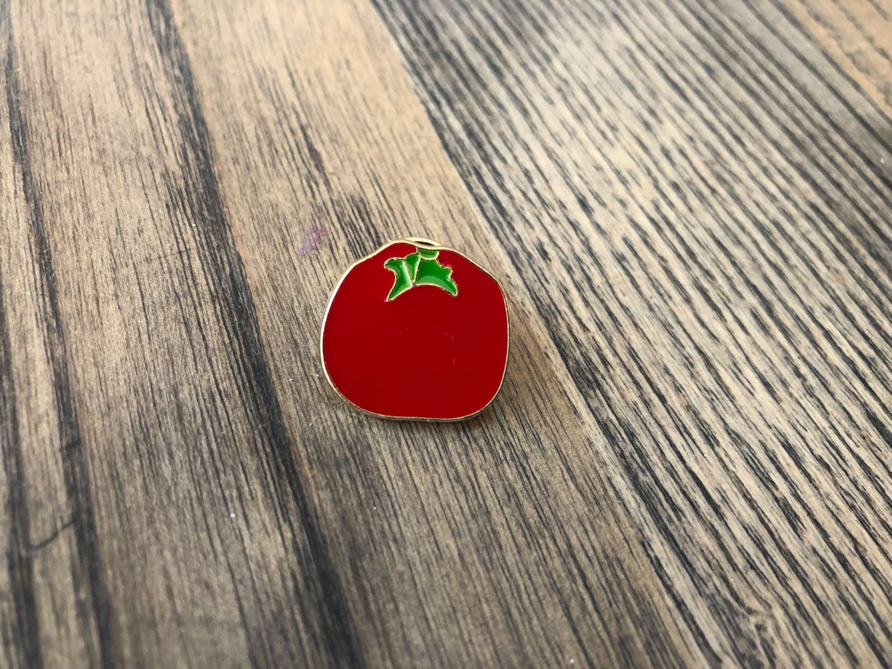 Broschen & Nadeln: Pin Anstecker Tomate Gemüse Nahrung Ernährung – Neu und originalverpackt aus Berg am Irchel von Zweiti_Chance