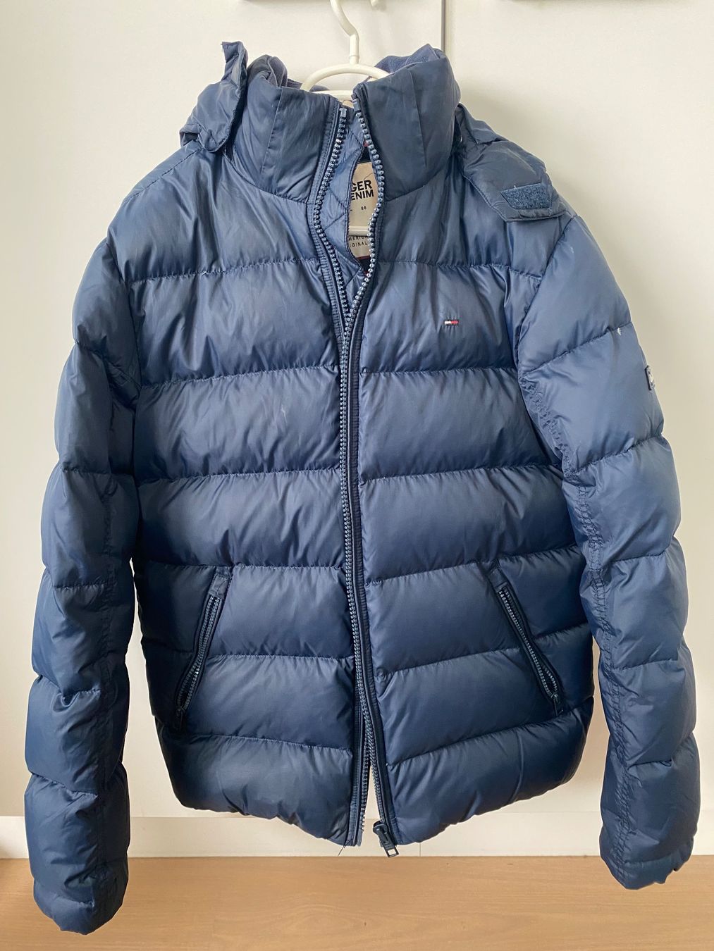 Tommy Hilfiger Giacche: Tommy Hilfiger Winterjacke (Gr. M) – Usato da Schlieren venduto da vivid_wrld