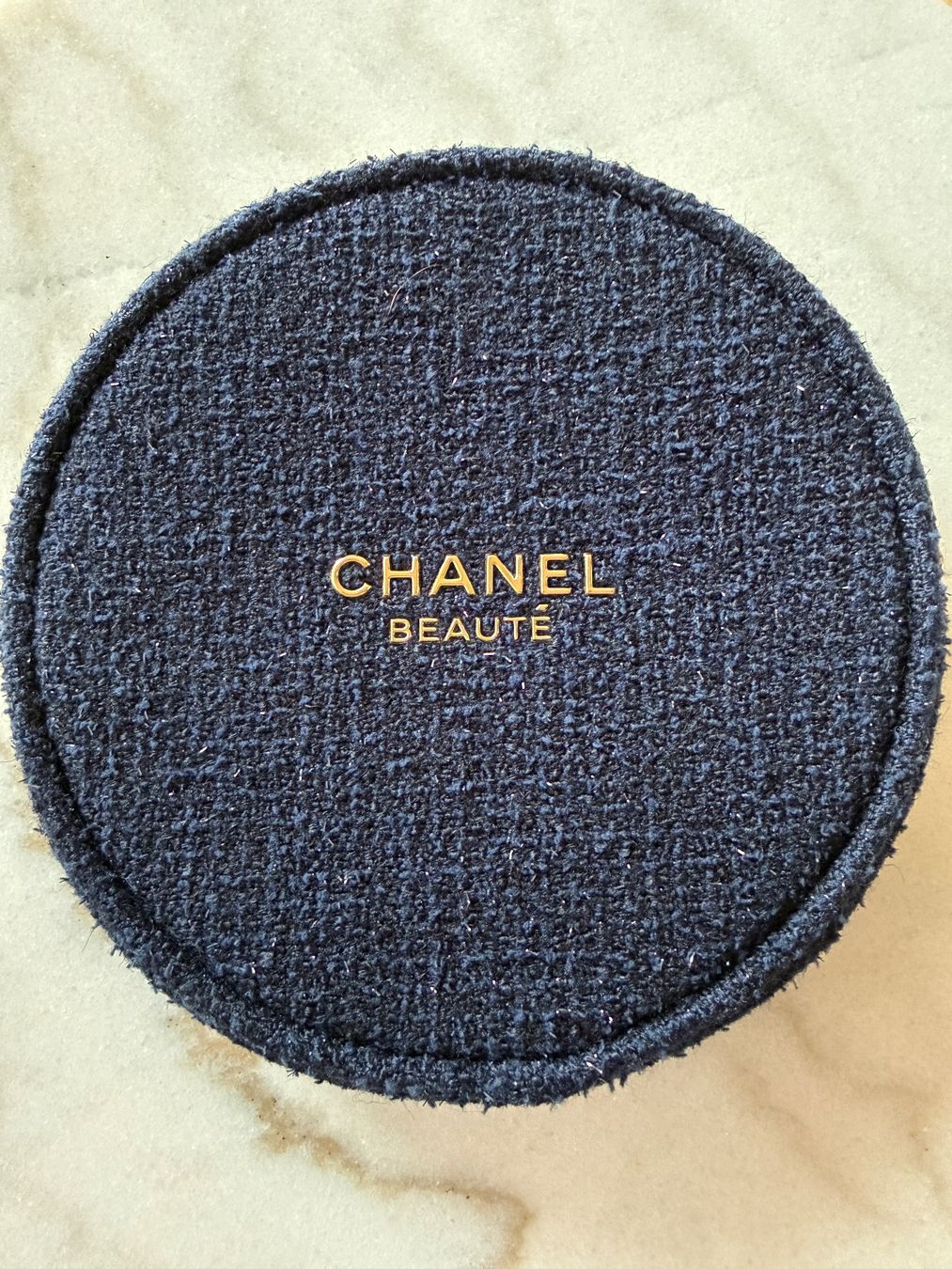 Chanel Custodie per cosmetici: Chanel Beauty Necessaire – Nuovo (secondo la descrizione) da Zürich venduto da luxforless