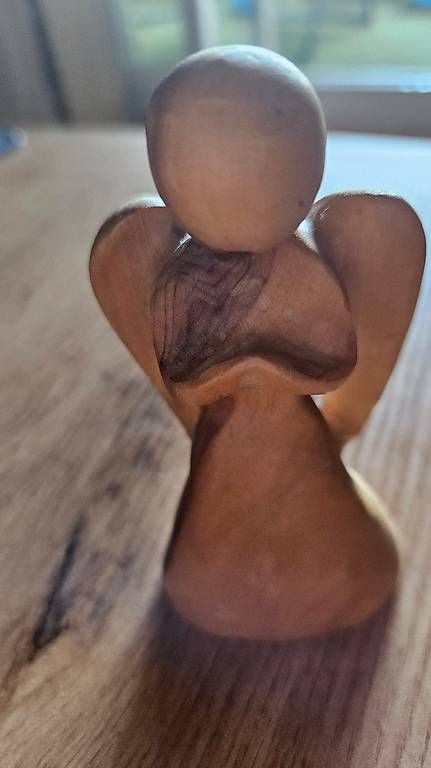 Figuren: Engelfigur  aus Holz – Gebraucht aus Künten von Philothea