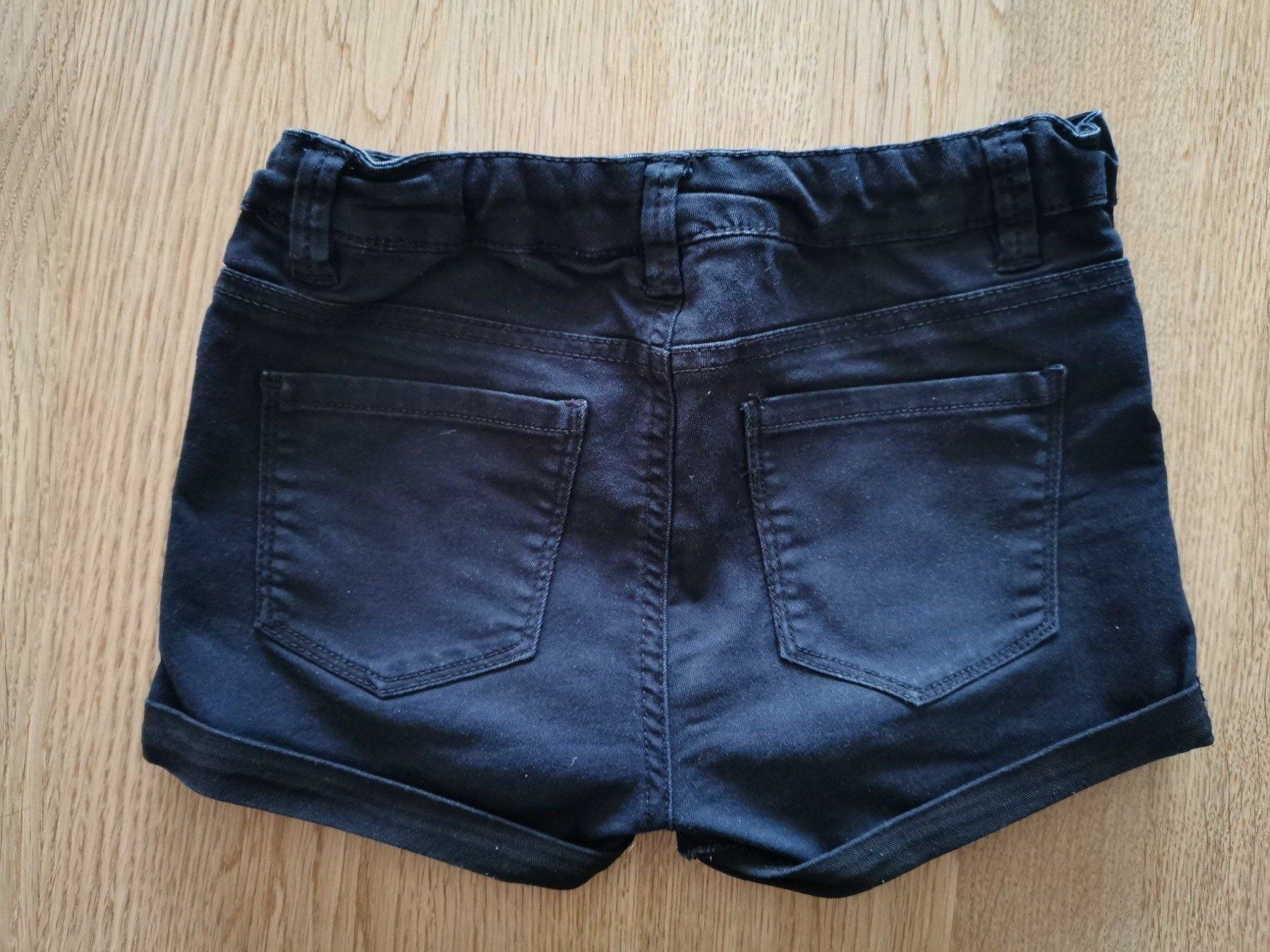 C&A Pantalons: Shorts C&A 146 – D'occasion à Gurmels par haeata 1