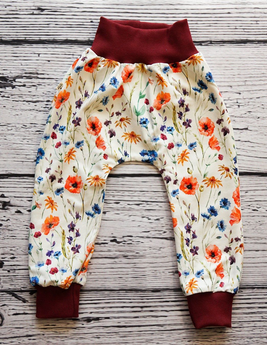 Pantaloni: Sweat Pumphose mit Blumen 86/92 NEU – Nuovo e nell'imballaggio originale da Zürich venduto da sambaum 1