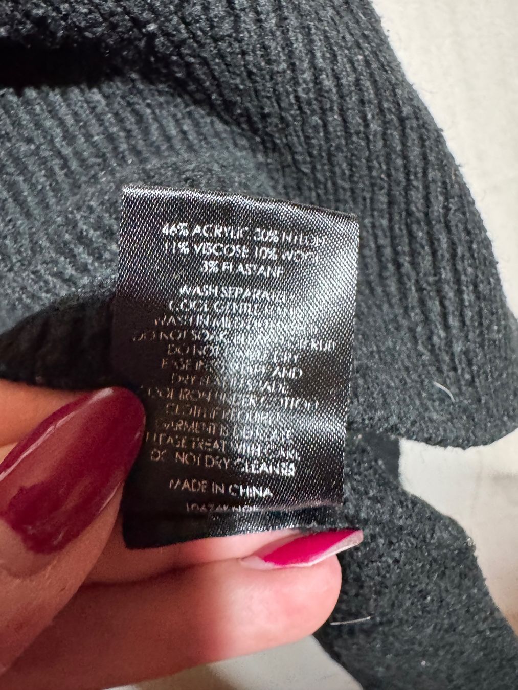 Pulls & Sweat-shirts: Schwarzer Cold Shoulder's Pullover ca Gr. L – D'occasion à Grosswangen par SALE_SALE_SALE 5