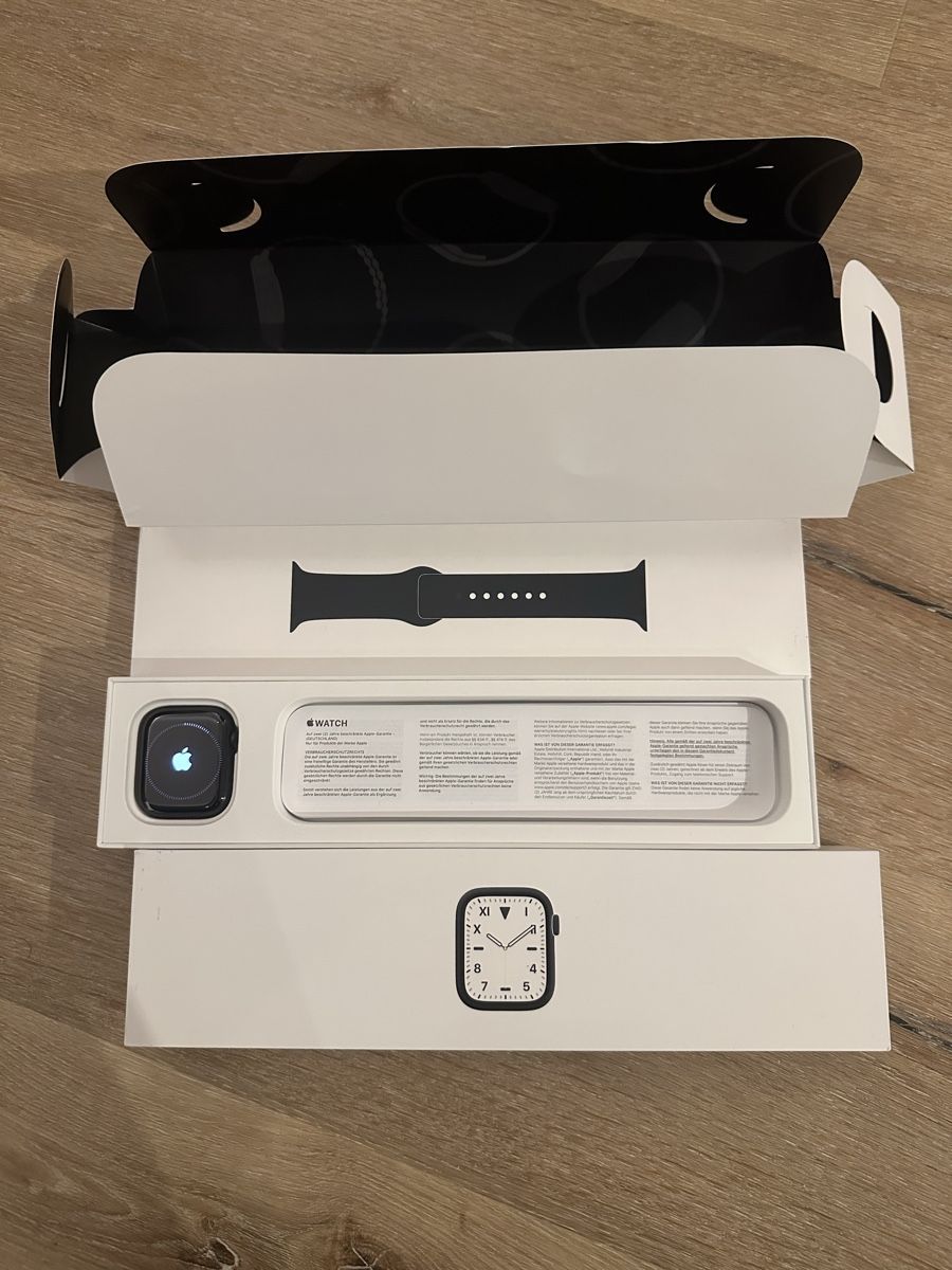 Apple Smartwatch: Apple Watch Series 7, 45mm, Titangehäuse, GPS+Cellular – Usato da Zetzwil venduto da severin_h 7