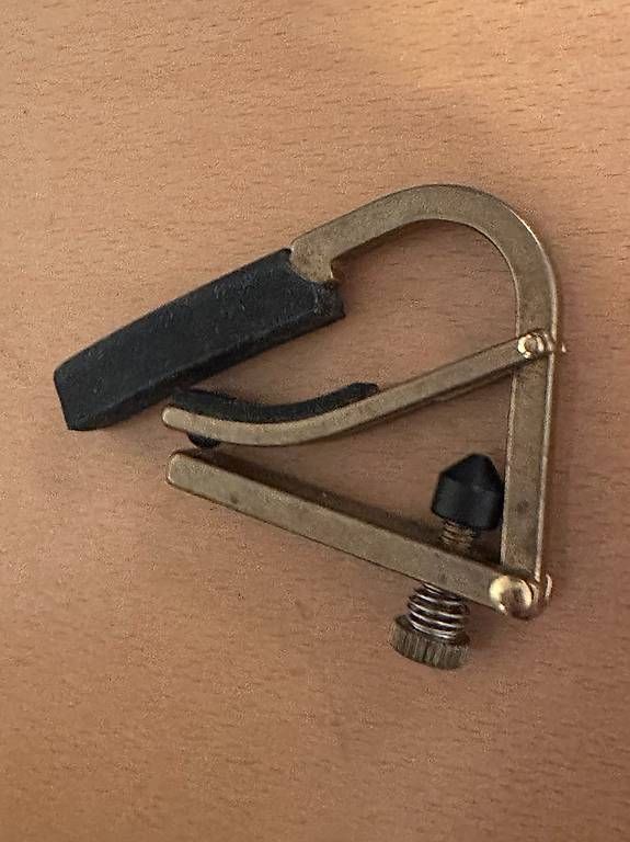 Strumenti musicali: Shubb Ukulele Capo C9B – Usato da Kriens venduto da SupiDupiDeal 1